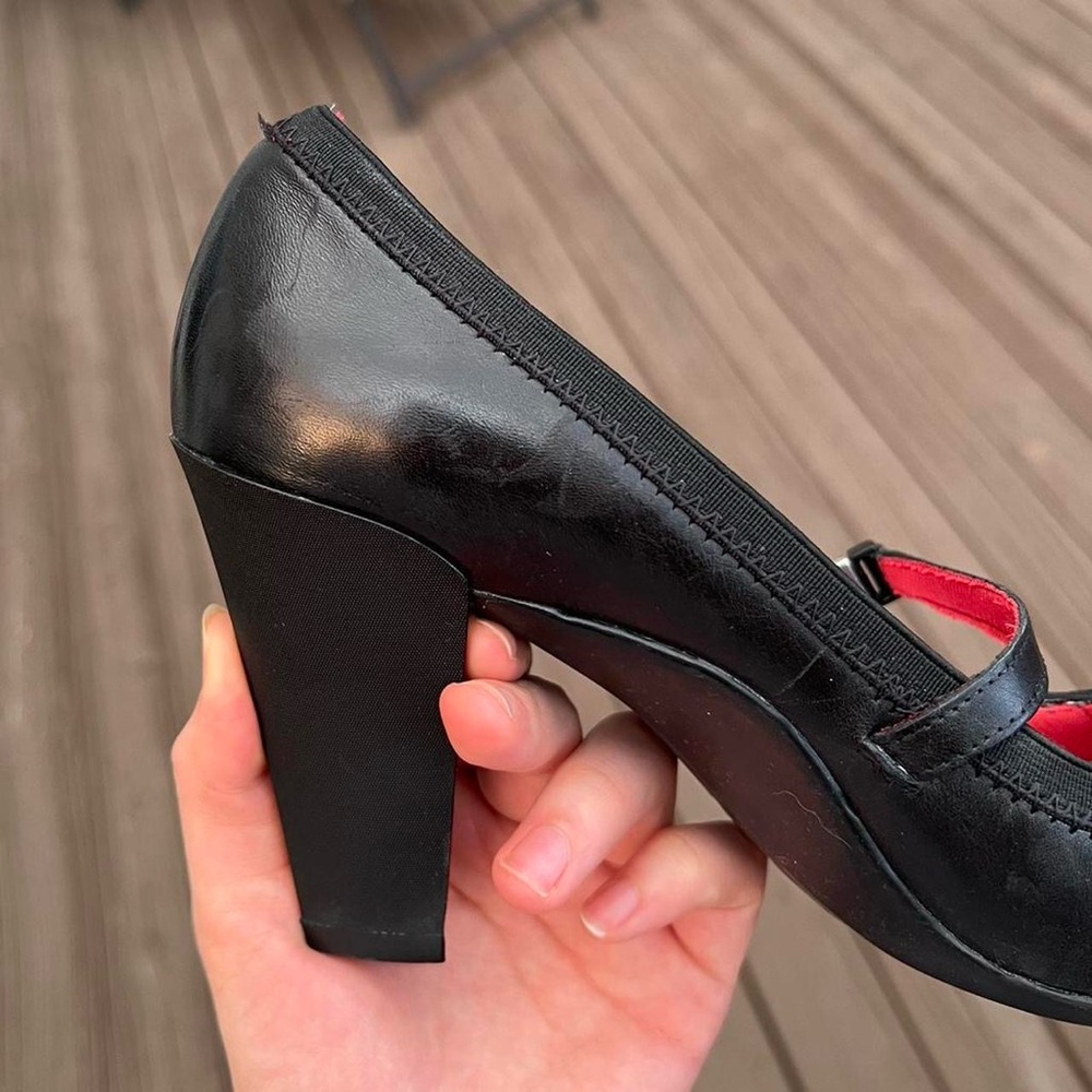 Kenneth Cole Reaction Black Leather Mary Jane Heels with Red Inside - Picture 6 of 8